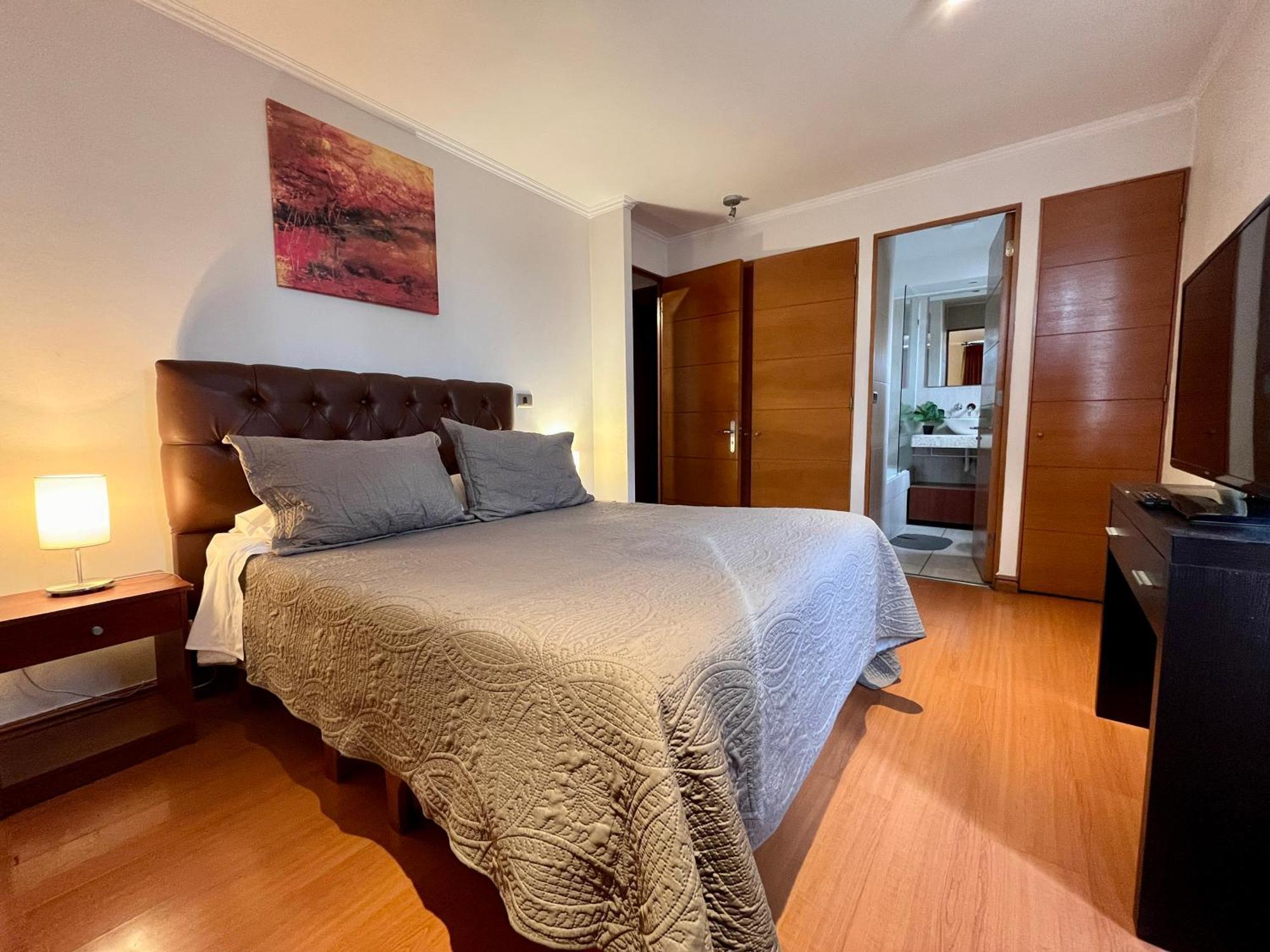 Apartamentos City Centro Los Leones Santiago del Cile Esterno foto